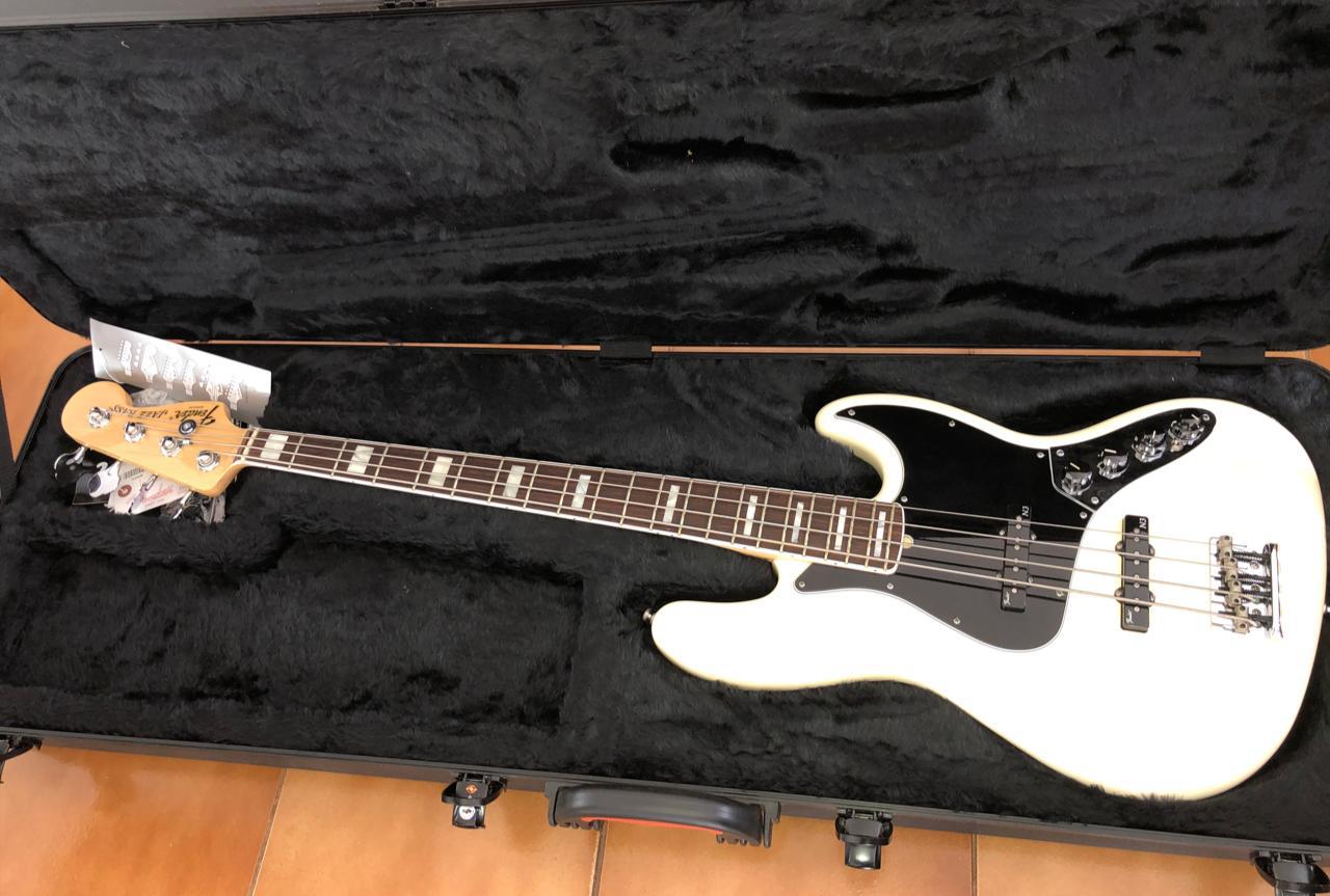 Produto - Fender American Deluxe Jazz Bass